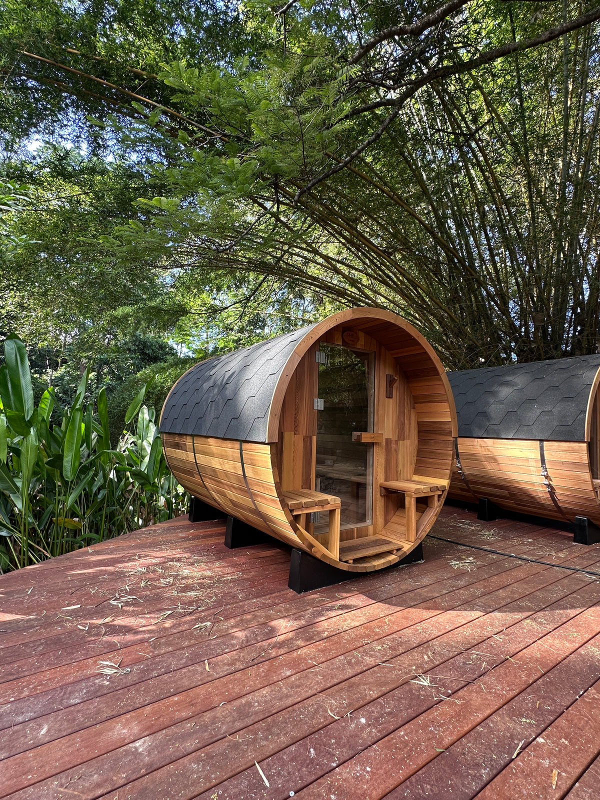 Deluxe Rearview 4-6 Person Traditional Cedar Sauna