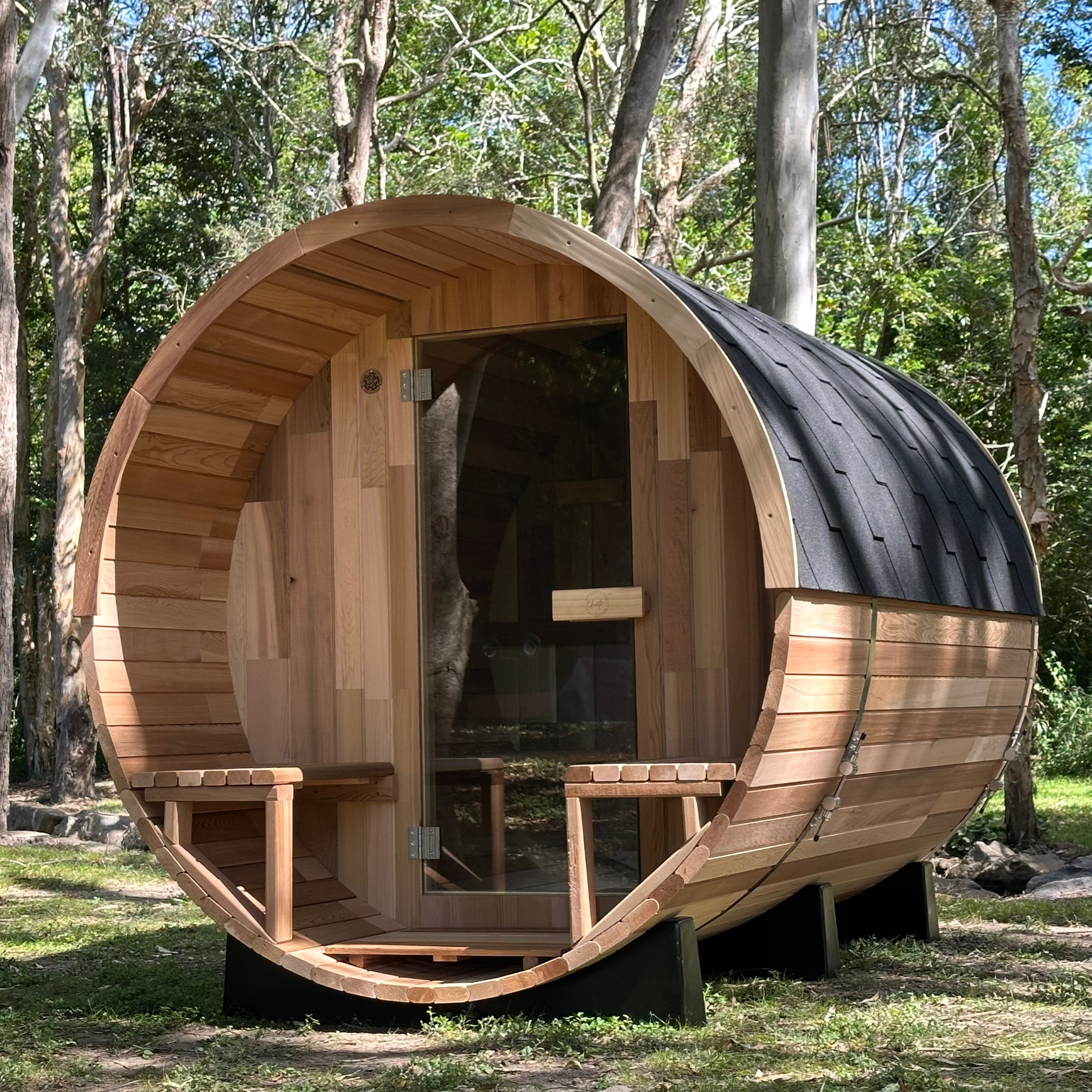 Deluxe 4-6 Person Traditional Cedar Barrel Sauna