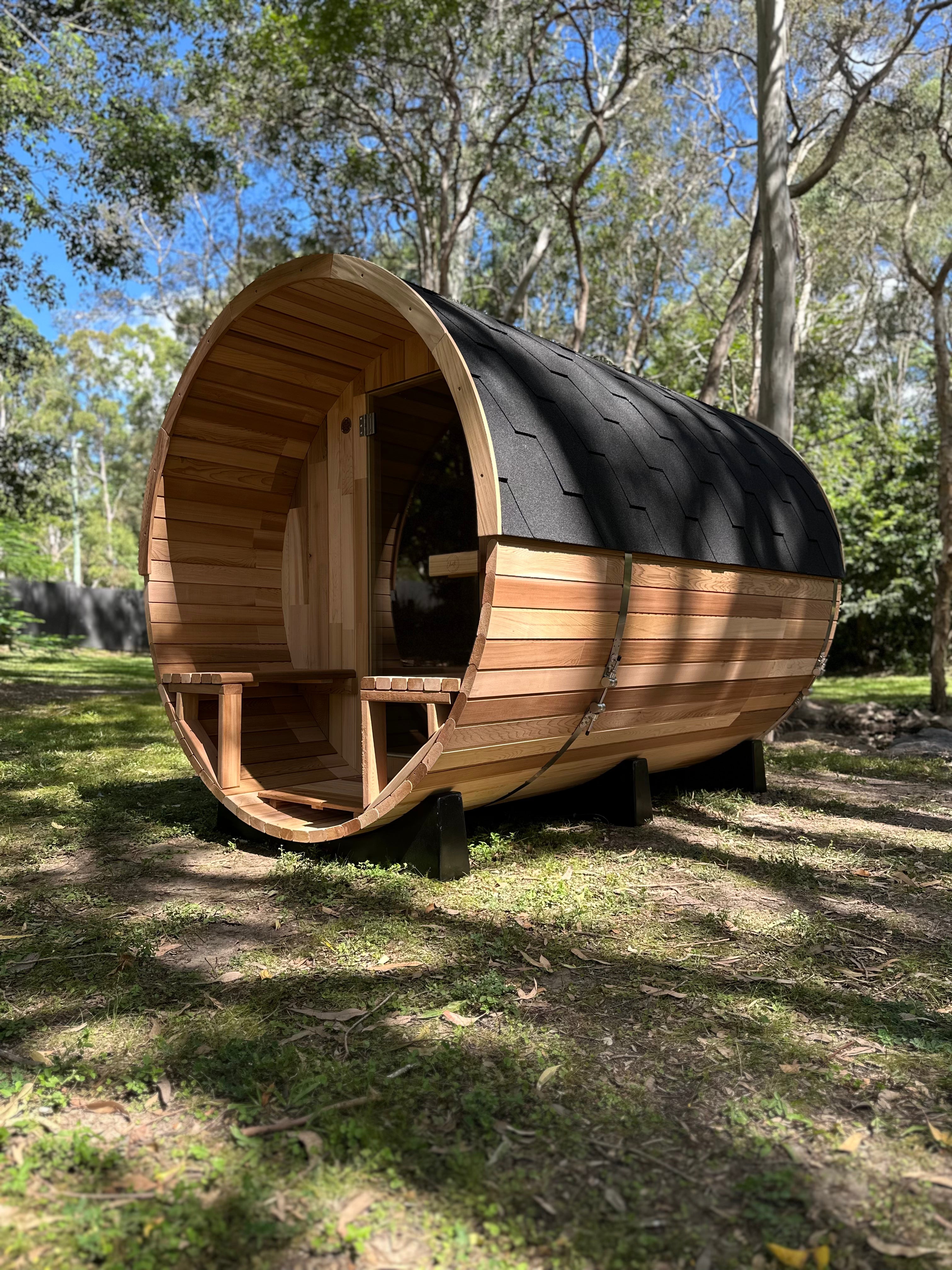 Deluxe 4-6 Person Traditional Cedar Barrel Sauna