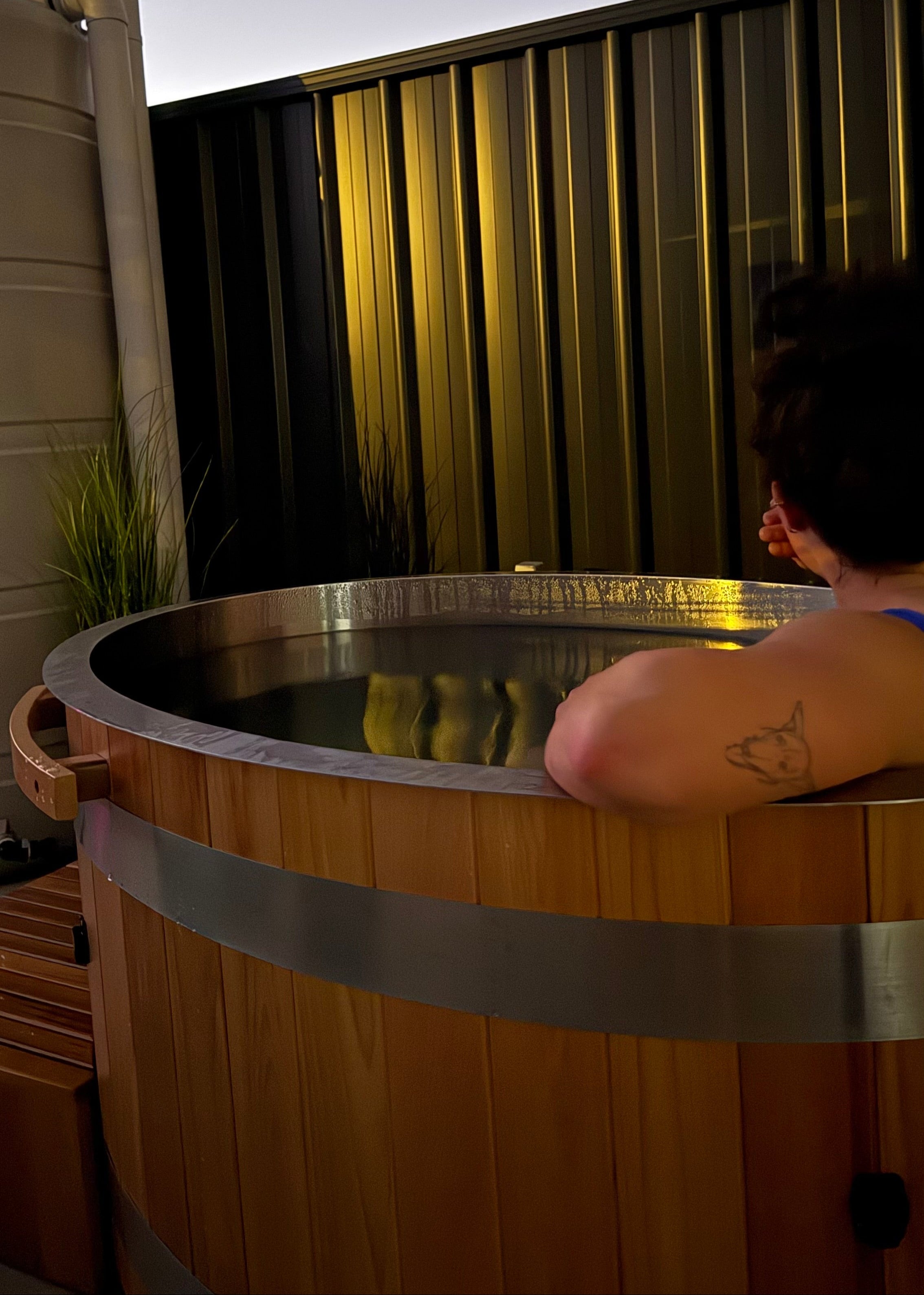 Curve Cedar Ice Bath + Urban 2-4 Person Sauna