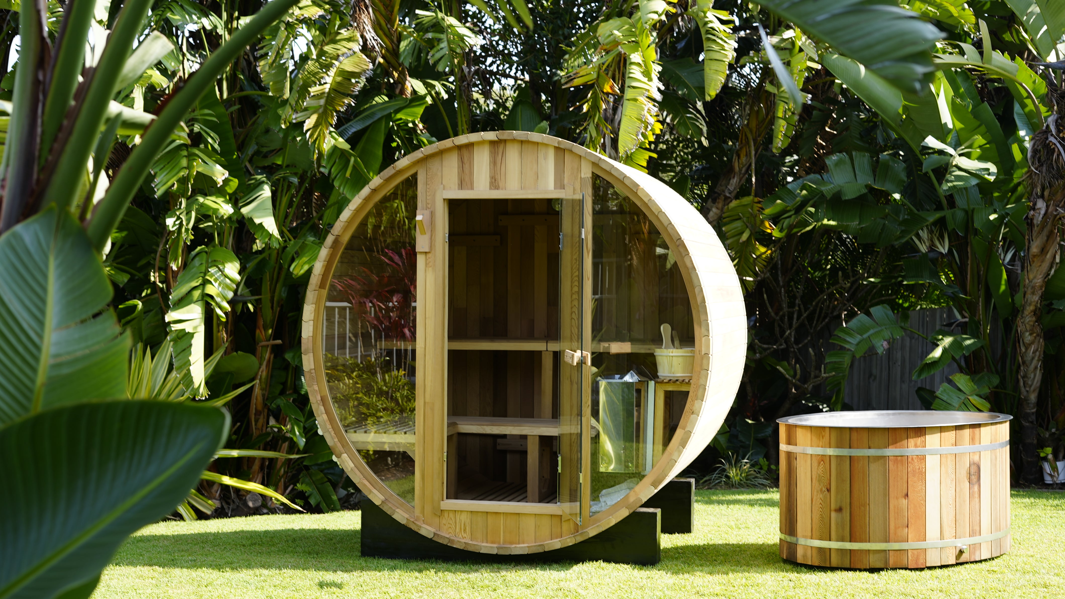 Curve Cedar Ice Bath + Outlook 4 Person Sauna