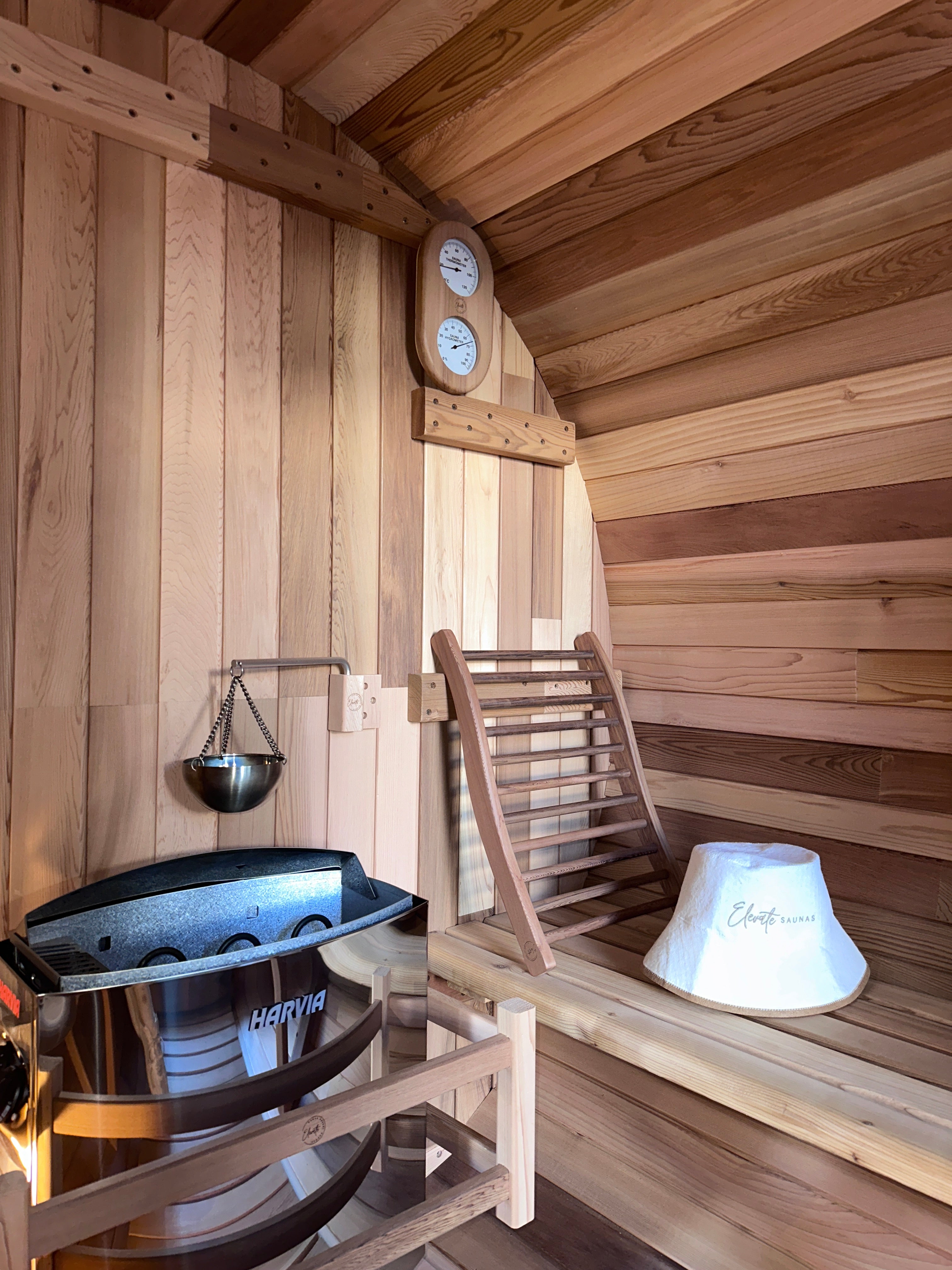 Deluxe 4-6 Person Barrel | Natural Cedar