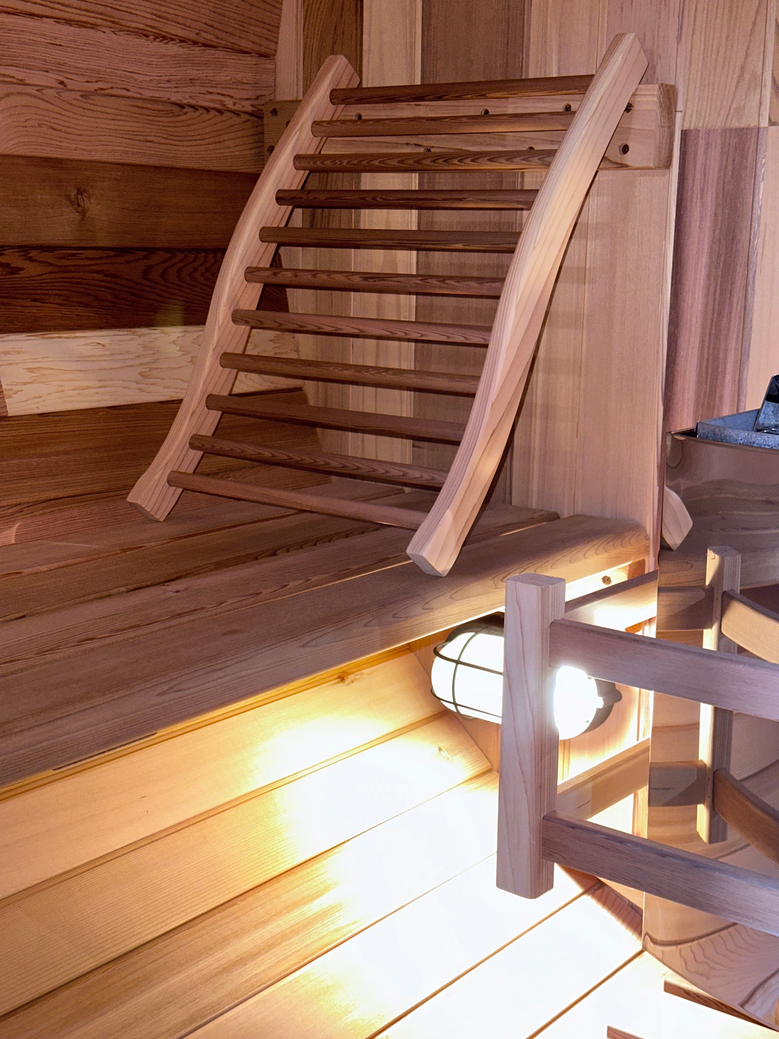 Deluxe 4-6 Person Barrel | Natural Cedar