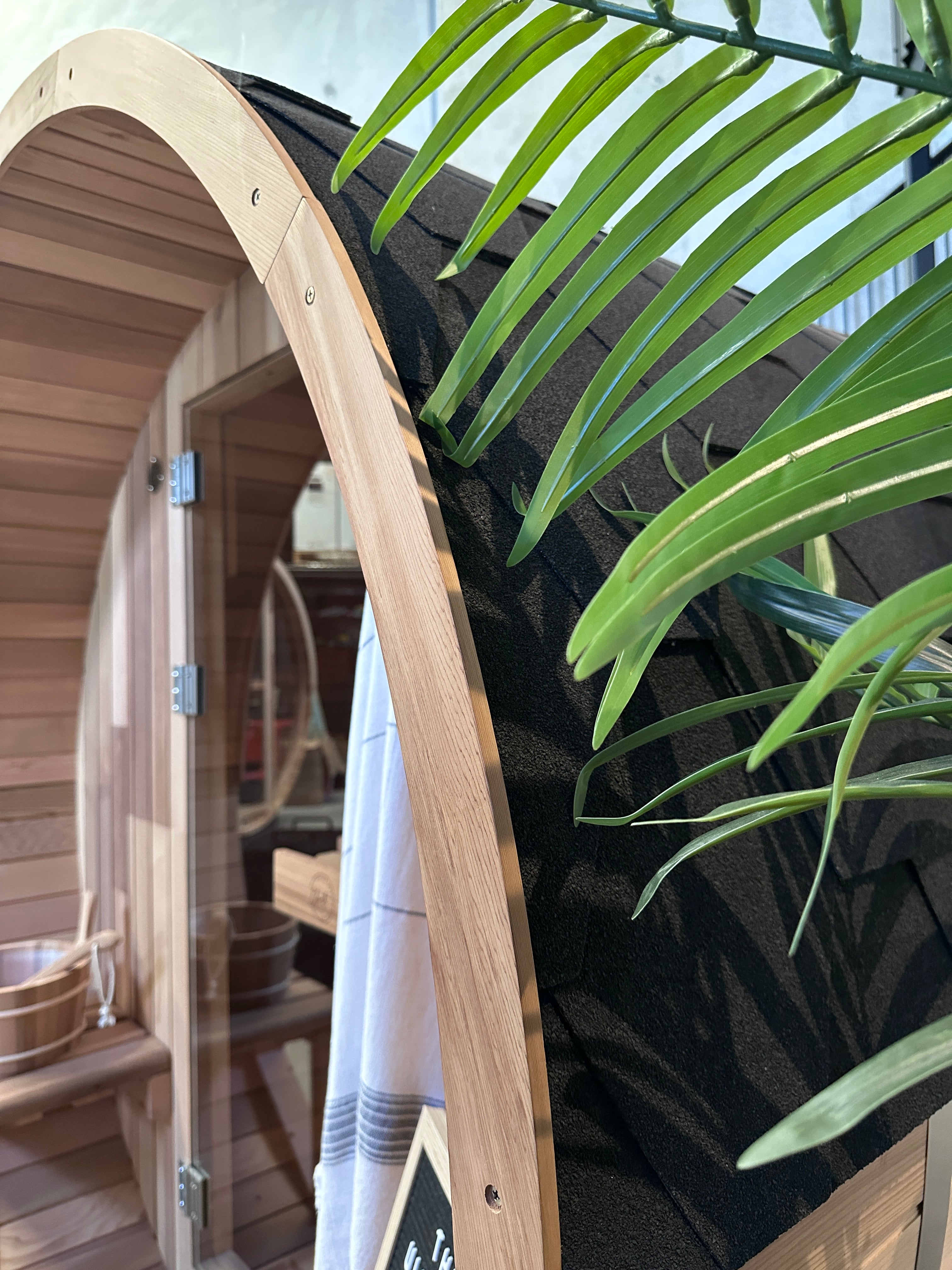 Deluxe 4-6 Person Barrel | Natural Cedar