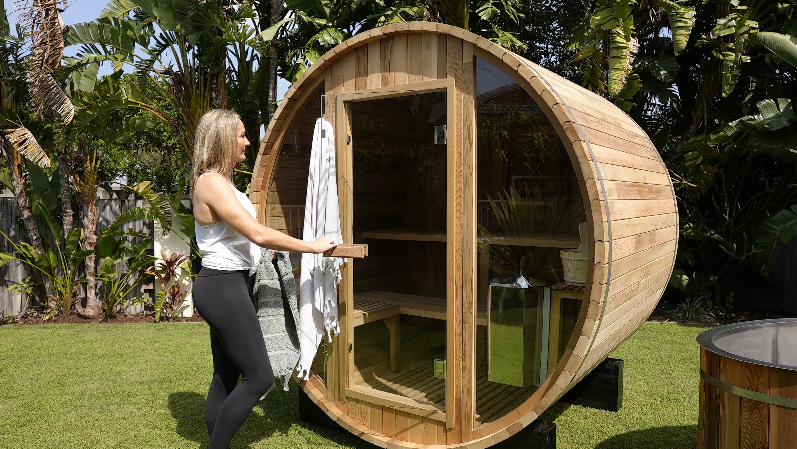 Curve Cedar Ice Bath + Outlook 4 Person Sauna